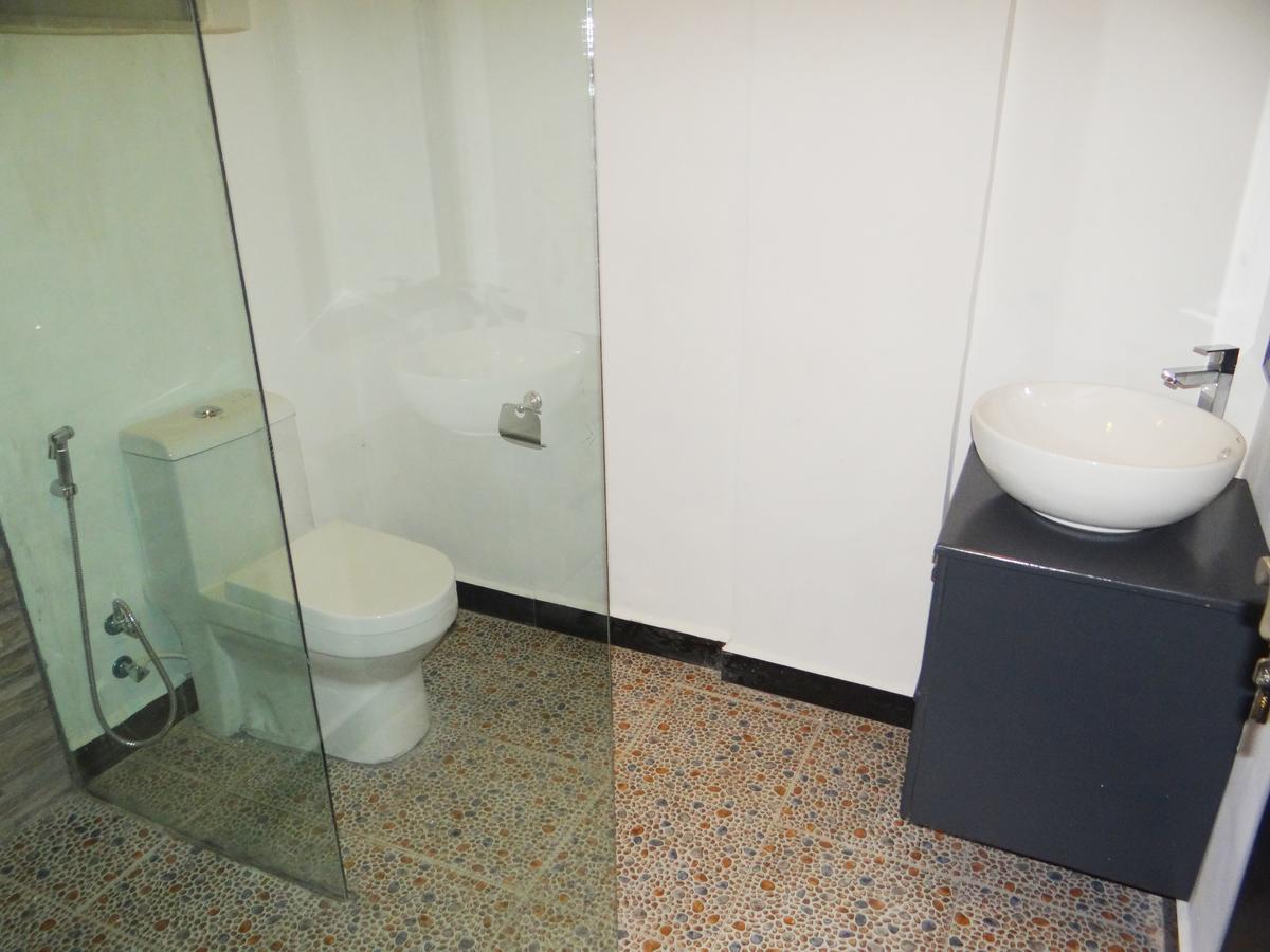 Econo Lodge Дар ес Саалам Екстериор снимка