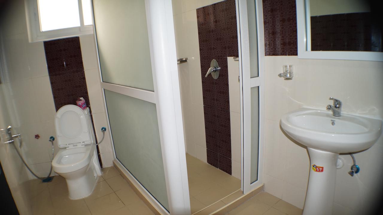 Econo Lodge Дар ес Саалам Екстериор снимка